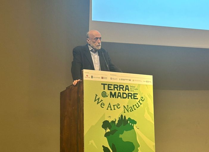 Non di solo pane vive l'uomo raccoglie al Salone di Torino oltre 2000 libri per i poveri