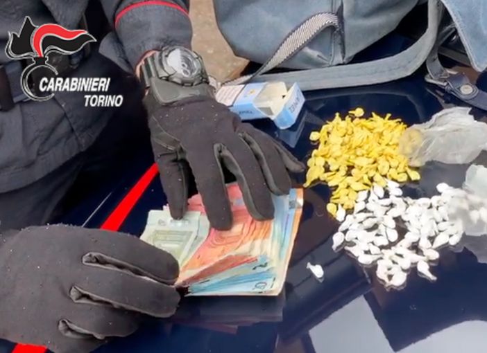 L'ultimo lancio è risultato fatale al pusher: a "eliminarlo" sono arrivate le manette dei carabinieri