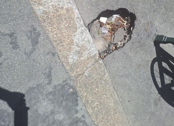 Buche, immondizia e furti: il grido d'allarme di Vanchiglietta