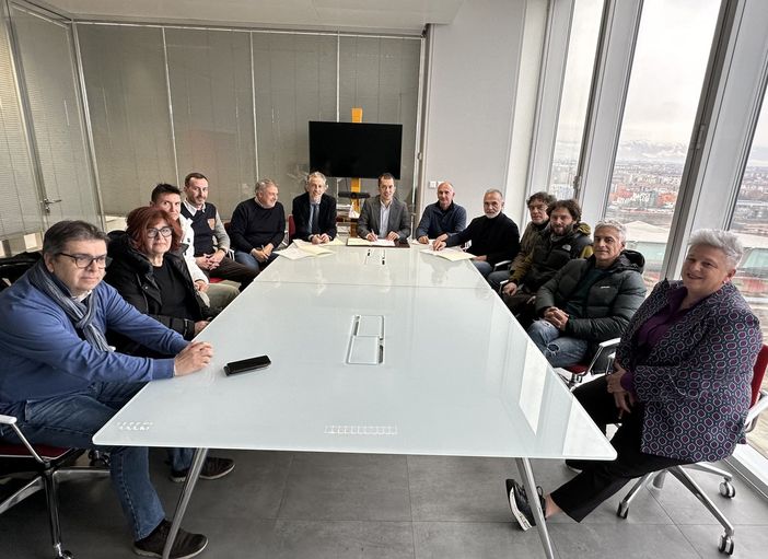 Regione, siglato l'accordo per il nuovo contratto integrativo per i lavoratori operai e impiegati forestali Regione, siglato l'accordo per il nuovo contratto integrativo per i lavoratori operai e impiegati forestali