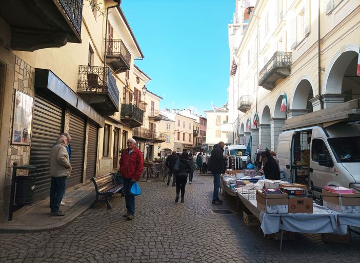 Il mercato che verrà spostato a pezzi, con l’avanzare dei lavori Il mercato che verrà spostato a pezzi, con l’avanzare dei lavori
