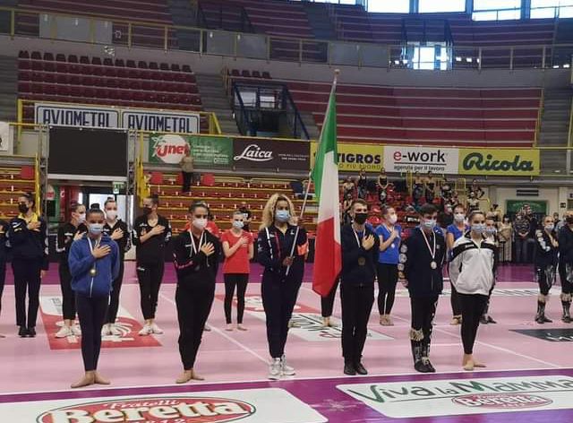 Twirling Collegno chiamata a ritirare un premio per i suoi talenti