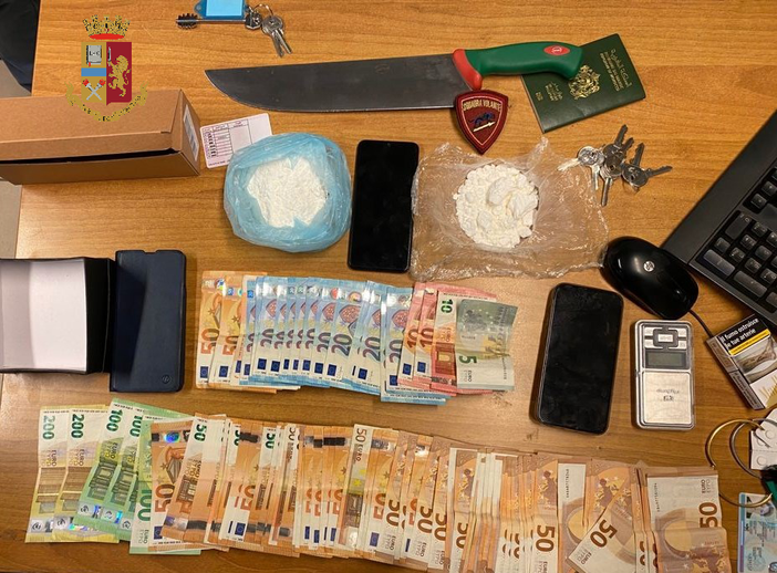droga e soldi recuperati dalla Polizia droga e soldi recuperati dalla Polizia