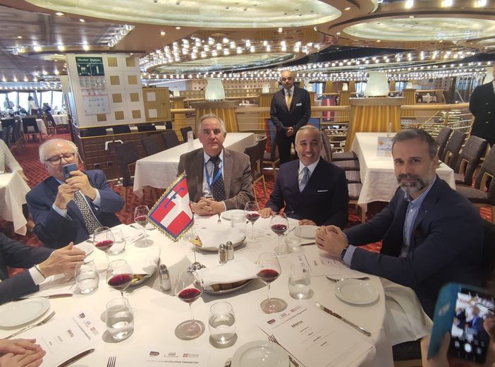 carosso sulla costa diadema carosso sulla costa diadema