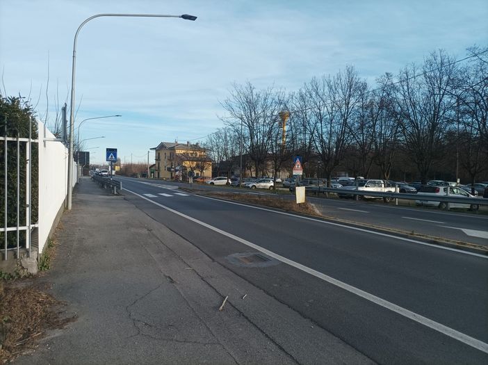 L’attraversamento pedonale della Collins Aerospace L’attraversamento pedonale della Collins Aerospace