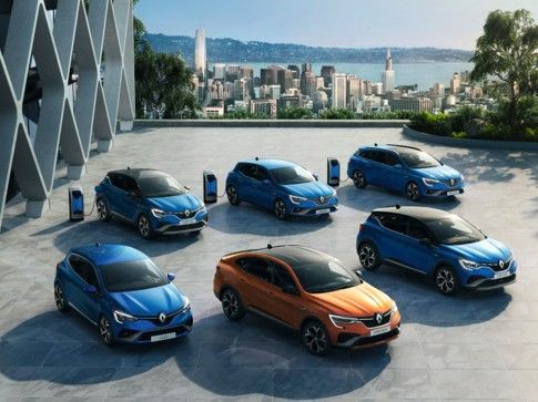 Tre nuovi modelli ibridi per una gamma renault e-tech ancora più ampia