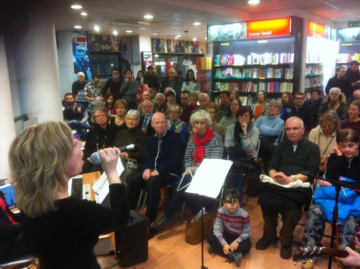 Alle Feltrinelli di piazza CLN appuntamento con la musica live di  “Dall’Opera al Blues passando per il Jazz”