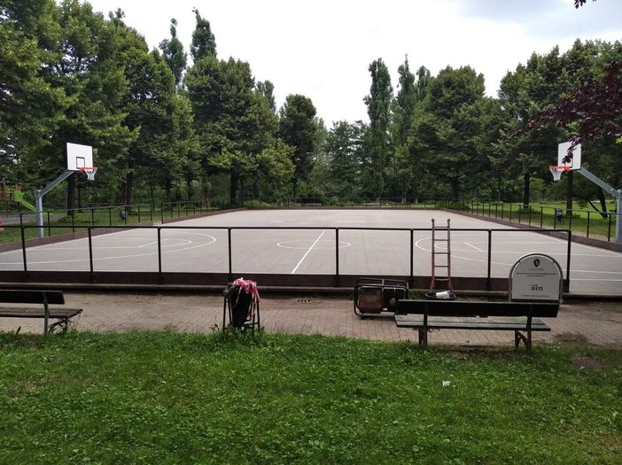 Pellerina, la piastra di pattinaggio recupera la sua antica bellezza (e si apre al basket) Pellerina, la piastra di pattinaggio recupera la sua antica bellezza (e si apre al basket)