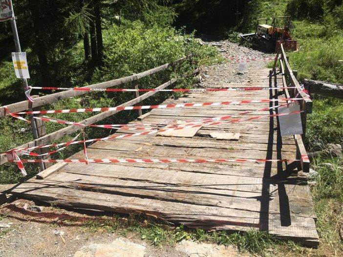 Pragelato chiude tre ponti in legno e continua le verifiche sul territorio