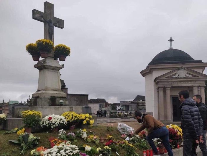 Rimossi i fiori per i caduti della RSI, Casa Pound denuncia il sindaco di Venaria