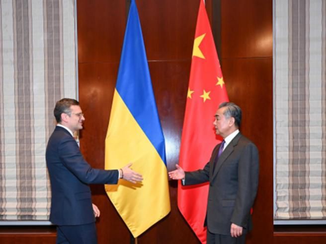 Il Ministro degli Esteri ucraino chiede aiuto alla Cina, ma tradisce Taiwan Il Ministro degli Esteri ucraino chiede aiuto alla Cina, ma tradisce Taiwan