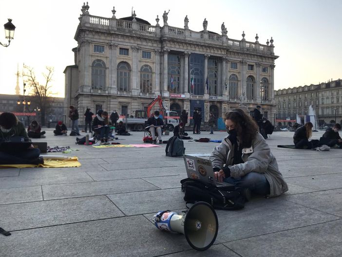 Studenti delle Medie contro la Regione Piemonte: ricorso al Tar per tornare a scuola