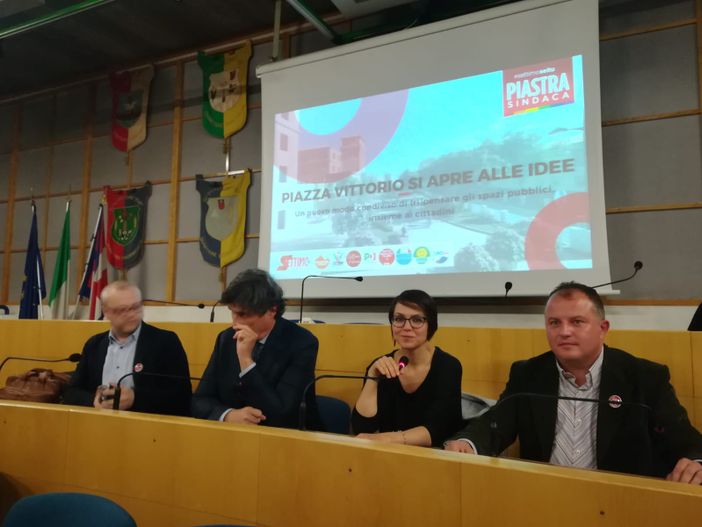 I relatori della serata con la candidata Elena Piastra I relatori della serata con la candidata Elena Piastra