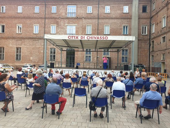 Il Sindaco Claudio Castello e l’Assessore Claudio Moretti incontrano gli anziani del Centro “Felice Donato” Il Sindaco Claudio Castello e l’Assessore Claudio Moretti incontrano gli anziani del Centro “Felice Donato”