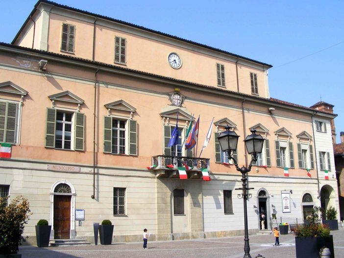False cittadinanze a Crescentino: sigillati gli uffici comunali