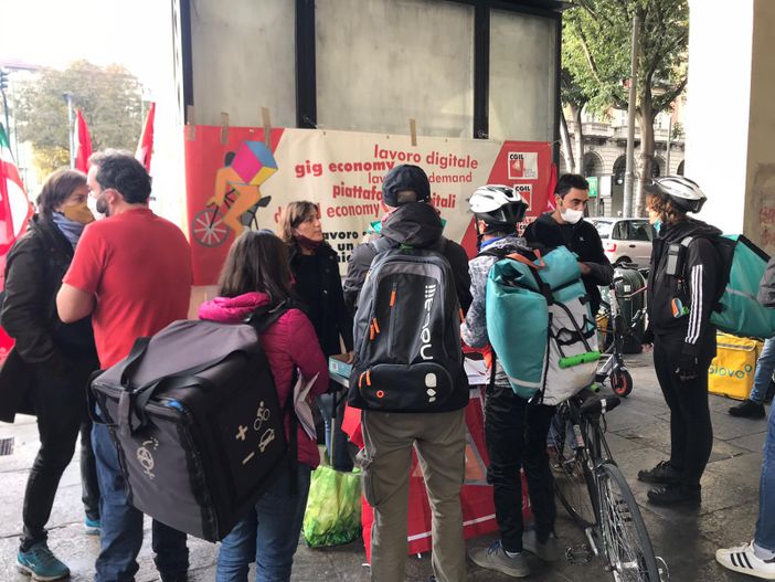 Lotta riders, i sindacati contestano il nuovo contratto: “Le condizioni sono peggiorate”