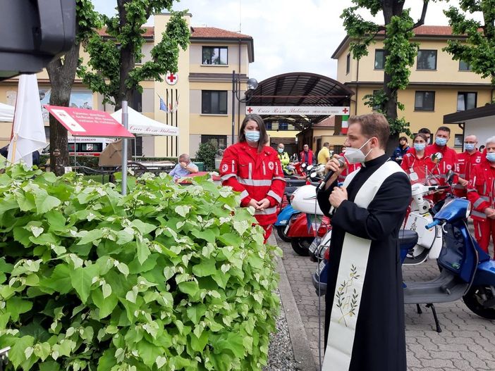 Chivasso: inaugurati il monumento dedicato alle Vespa e la targa per le donne vittime di violenza