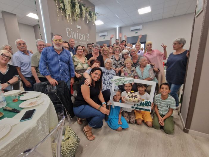A Borgo Vittoria il pranzo in condivisione: un successo tra comunità e social