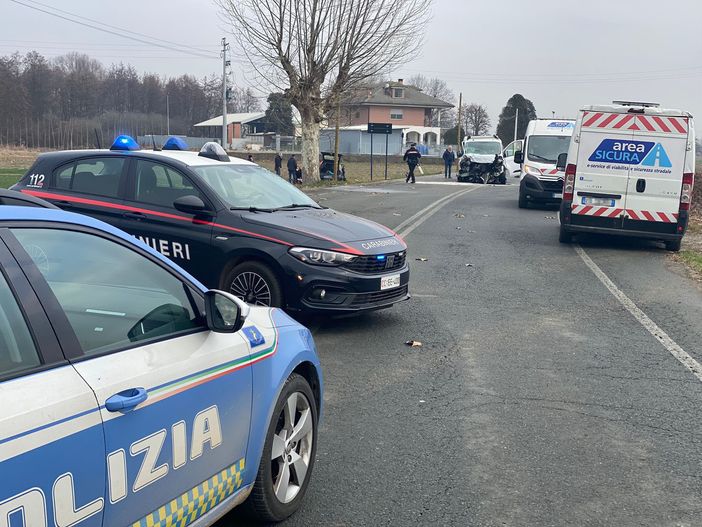 Scontro frontale: muore un 42enne di Cercenasco