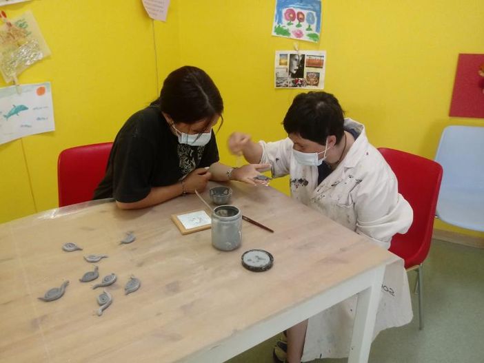 Laboratorio ceramica a Torre Pellice