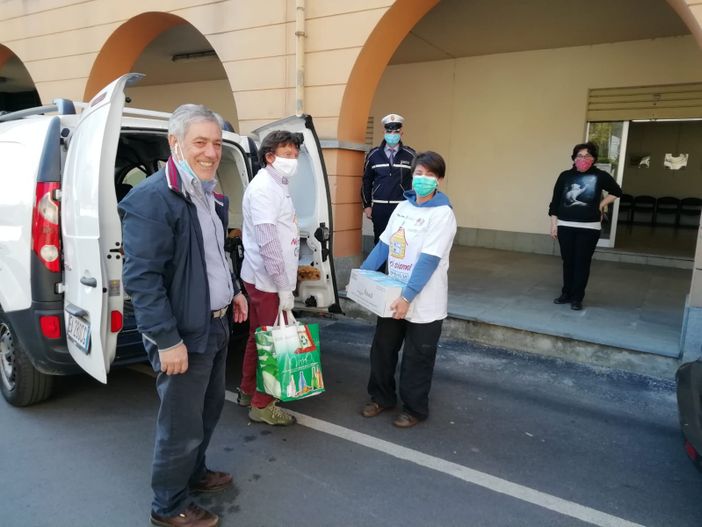 La Caritas appoggia la distribuzione lusernese di beni di prima necessità (FOTO) La Caritas appoggia la distribuzione lusernese di beni di prima necessità (FOTO)