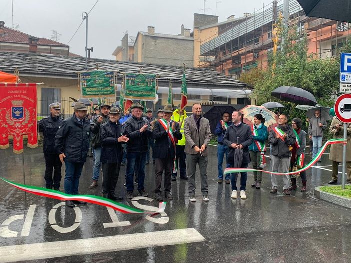 L’inaugurazione della ‘piazzetta alpini’ Emilio Tourn a Luserna San Giovanni L’inaugurazione della ‘piazzetta alpini’ Emilio Tourn a Luserna San Giovanni