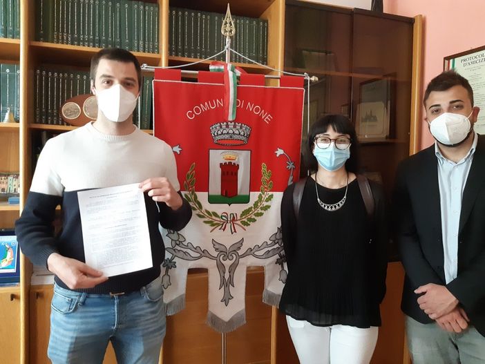 Da sinistra Federico Dal Zilio, Claudia D'Amelio e Federico Ciaffi di None Da sinistra Federico Dal Zilio, Claudia D'Amelio e Federico Ciaffi di None