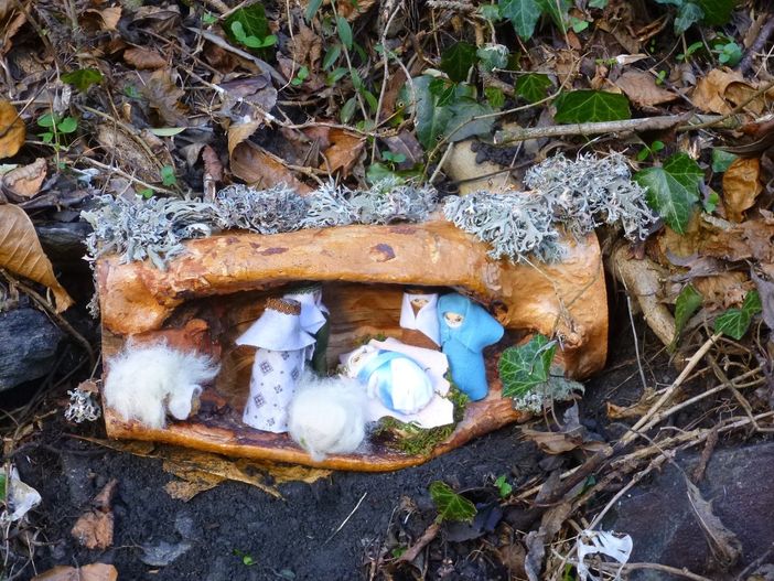 A Pinasca il bosco si popola con una cinquantina di presepi A Pinasca il bosco si popola con una cinquantina di presepi