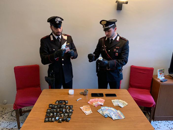 Un minorenne arrestato per spaccio vicino alla stazione di Pinerolo e alle superiori Un minorenne arrestato per spaccio vicino alla stazione di Pinerolo e alle superiori