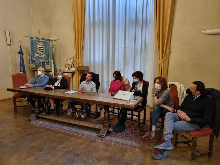 Il sindaco di Pinerolo: “Ritirerò le mie dimissioni, ma non voglio più il tiro al piccione”