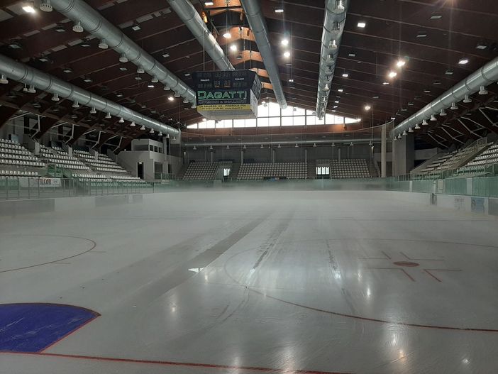 Il Palaghiaccio di Pinerolo apre oggi ai pattinatori, in versione anti-Covid