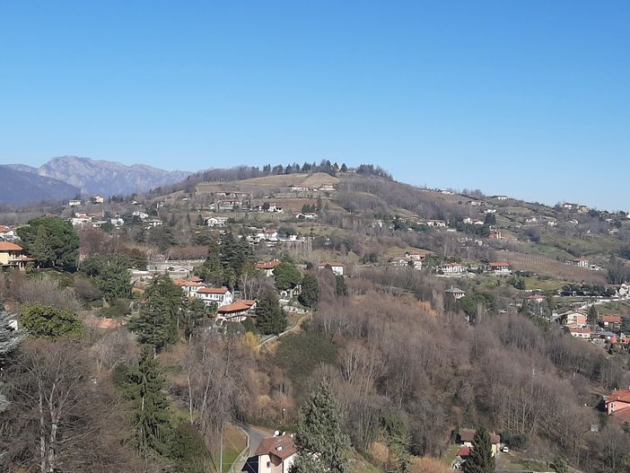 Via libera ai pannelli solari sui tetti in collina a Pinerolo Via libera ai pannelli solari sui tetti in collina a Pinerolo