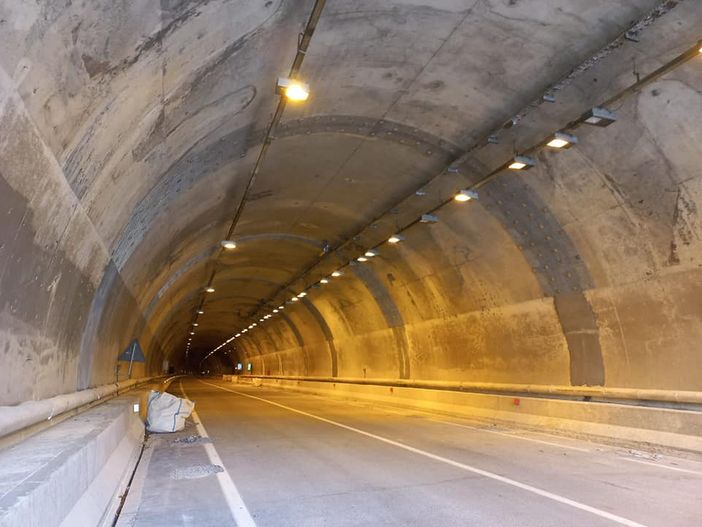 Oggi verso le 17 riaprono al traffico le Gallerie di Porte Oggi verso le 17 riaprono al traffico le Gallerie di Porte