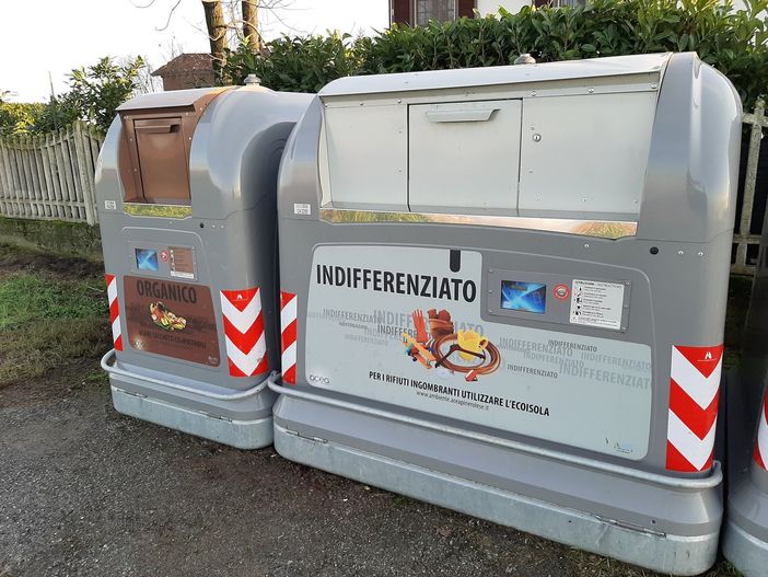 I cassonetti a bocca vincolata I cassonetti a bocca vincolata