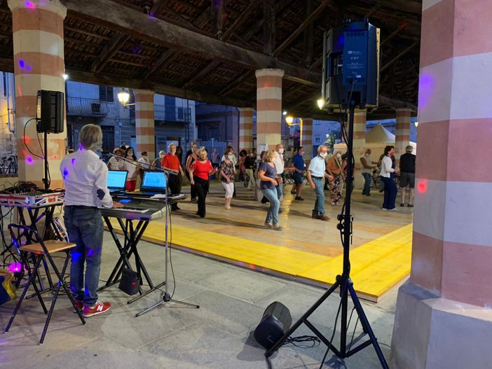 Con musicisti e comici Villafranca Piemonte si riprende l'estate