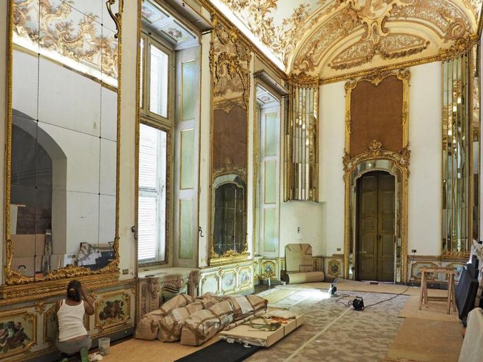 Palazzo Chiablese, torna a splendere la Sala dell'Alcova con la scrivania del Piffetti [FOTO E VIDEO]