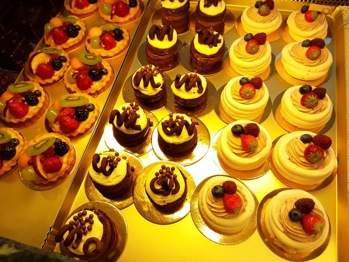 Torta al peperone e peperoni canditi ricoperti al cioccolato