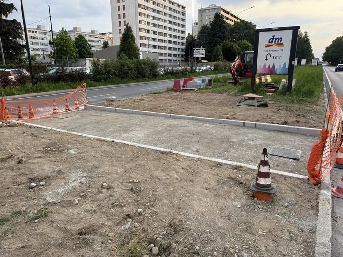 Lavori per un attraversamento pedonale in corso Grosseto Lavori per un attraversamento pedonale in corso Grosseto