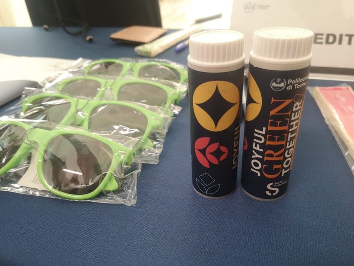 Bolle di sapone e non coriandoli: al Poli si riduce l’impatto ambientale delle feste di laurea