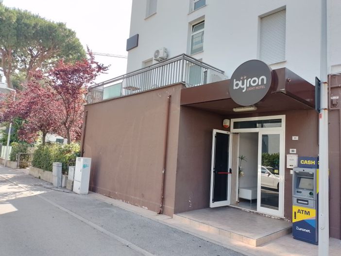 Il light hotel Byron di Riccione