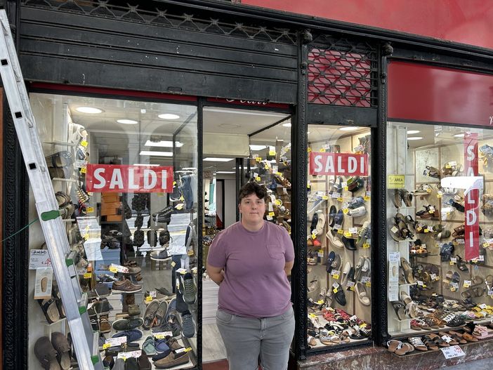 Ancora una spaccata in centro: stavolta nel mirino un negozio di scarpe in via Po