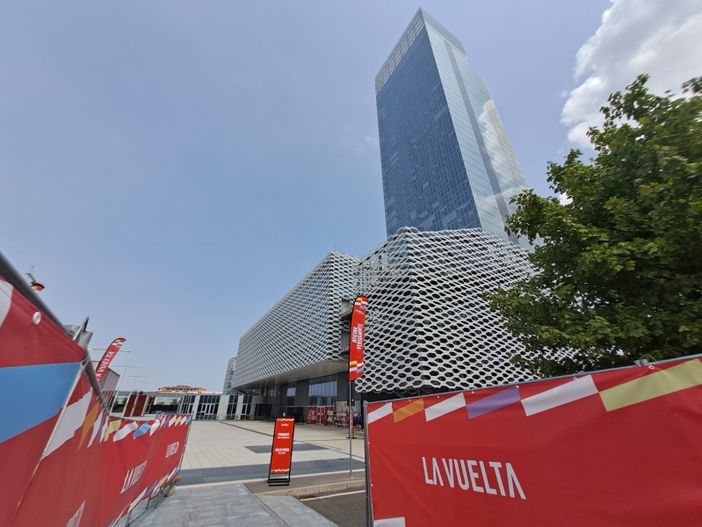 Il grattacielo della Regione Piemonte diventa quartier generale della Vuelta