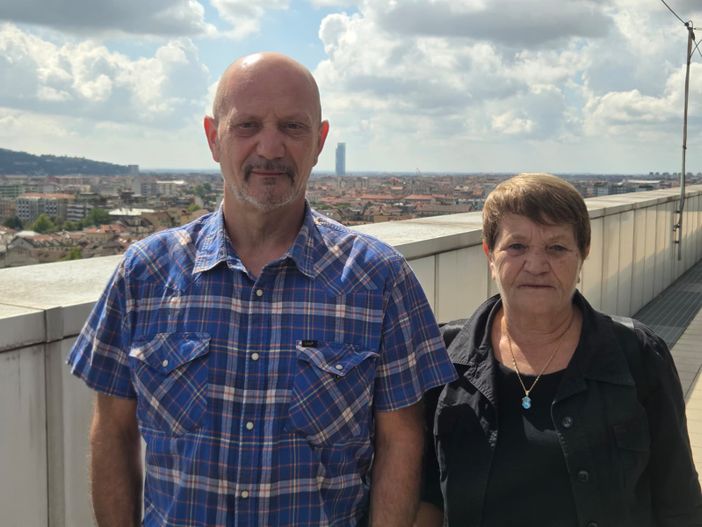 I famigliari di Giuseppe Aversa,  una delle vittime della strage di Brandizzo