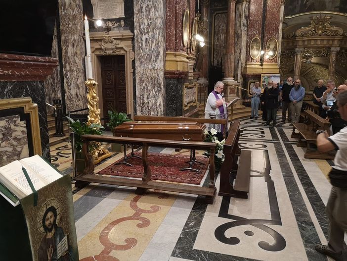 Si è tenuta nel pomeriggio di oggi la camera ardente del monsignor Nosiglia Si è tenuta nel pomeriggio di oggi la camera ardente del monsignor Nosiglia