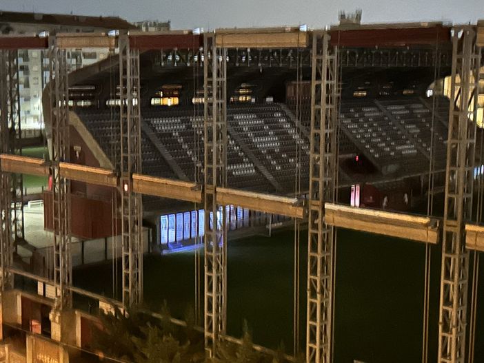 “Attenzione, evacuare lo stadio”: scatta il falso allarme al Fila e il quartiere passa una notte insonne [VIDEO]