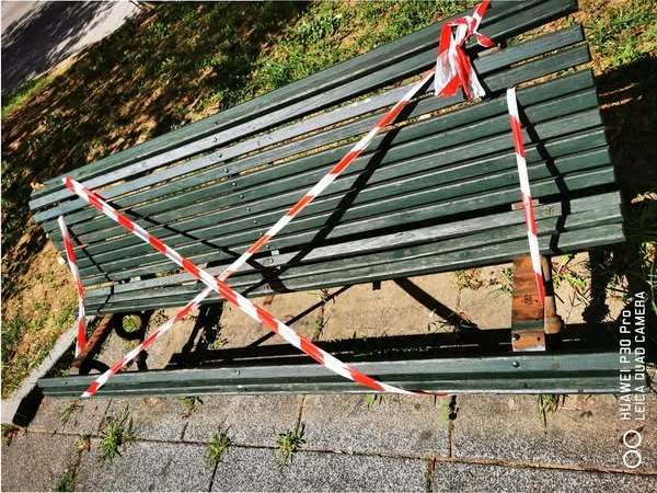 Le panchine vandalizzate