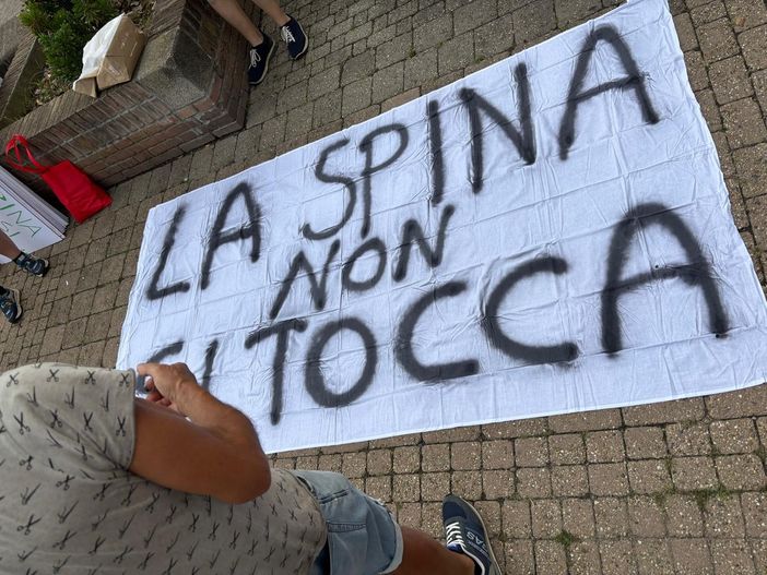 La protesta dei cittadini sulla Spina