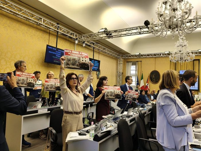 La protesta pro Palestina infiamma il Consiglio regionale