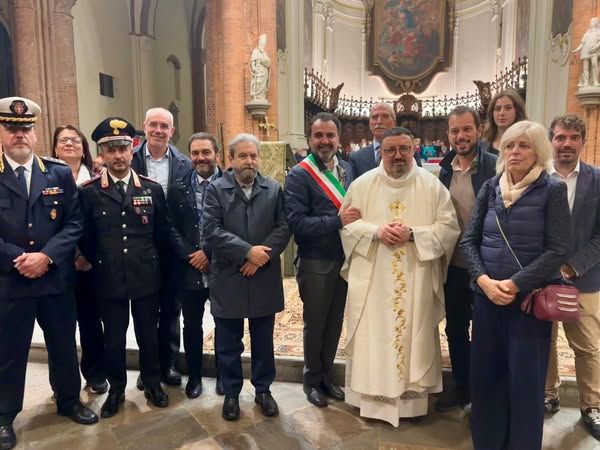 Moncalieri saluta Don Paolo Comba: "Un pezzo della nostra storia" Moncalieri saluta Don Paolo Comba: "Un pezzo della nostra storia"