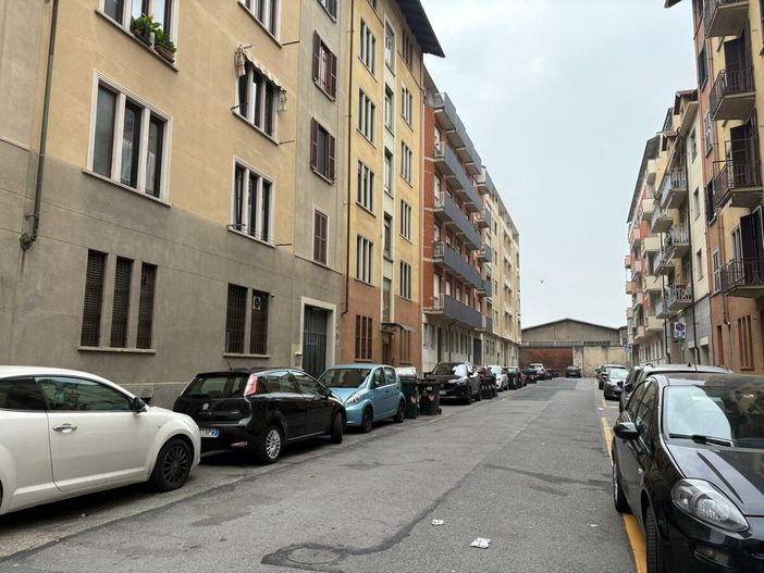 Una raccolta firme per illuminare la via Una raccolta firme per illuminare la via